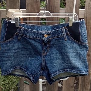 Women's maternity jean shorts very good condition size 10 mid short short mid